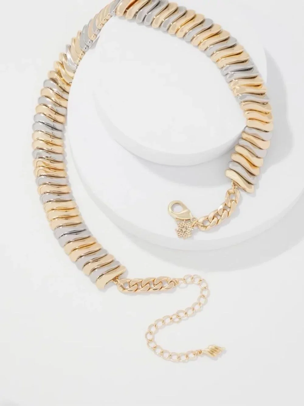 WHBM GOLD W SILVER SHORT NECKLACE